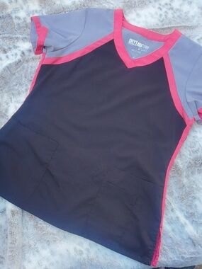 NWOT Grey's Anatomy Black V-Neck Scrub Top with Pink Trim and Gray Sleeves